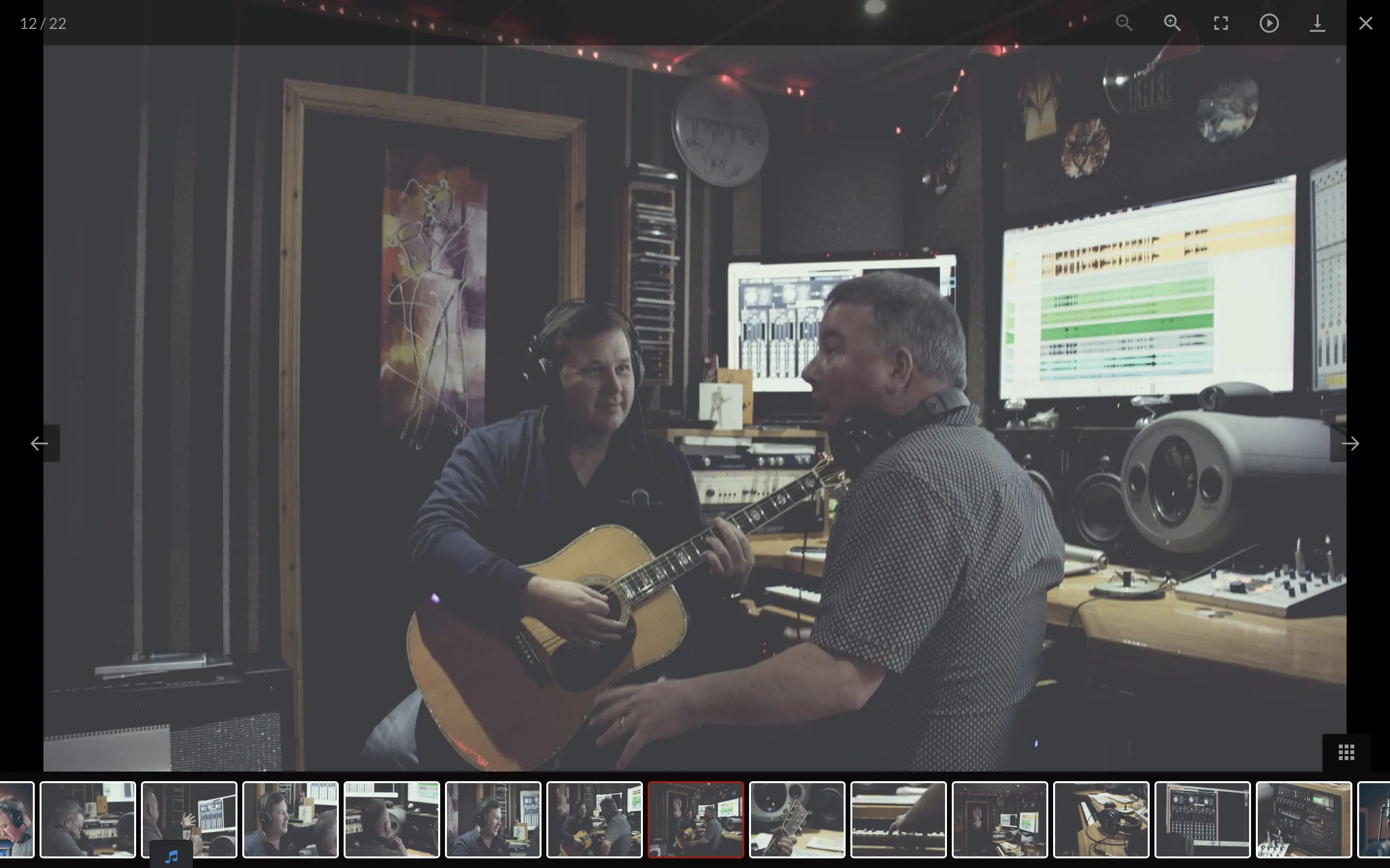 Finbarrr Music Gallery on desktop