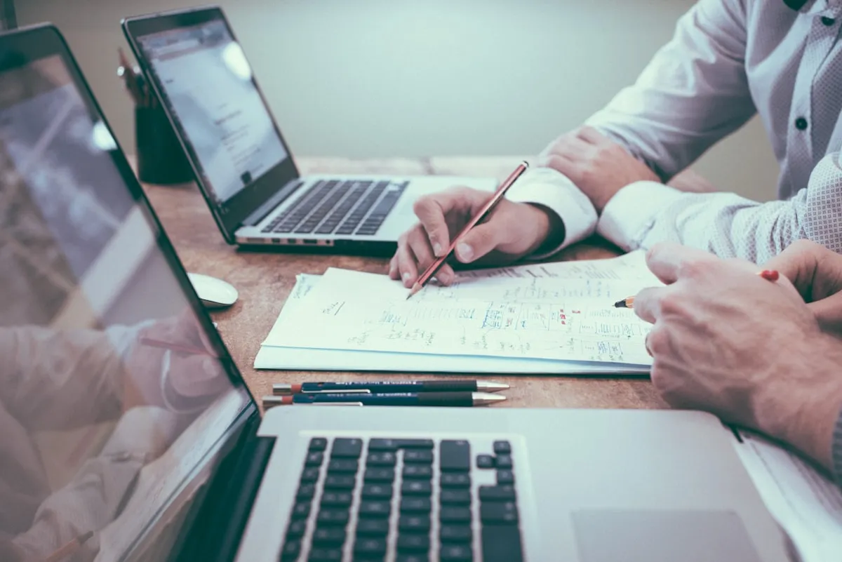 Belfast Competitor Analysis: Finding Your Digital Edge